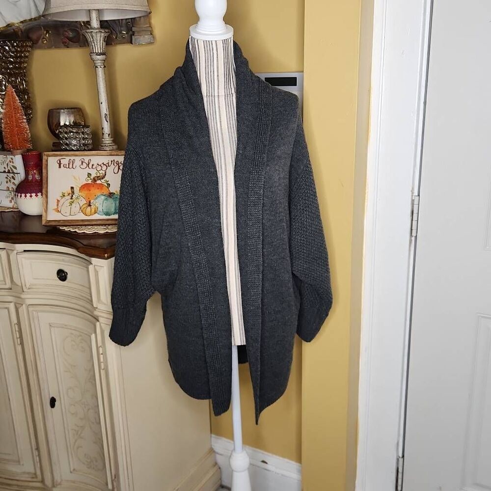 Women's gray open cardigan sweater size M